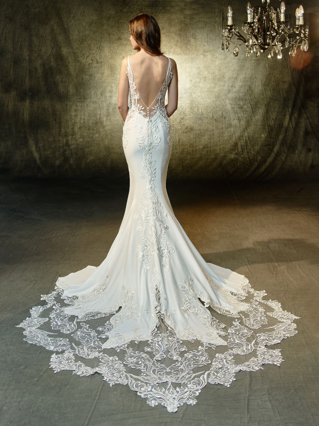 Enzoani Laramie Fitted crepe and Lace Dramaric Illusion Train